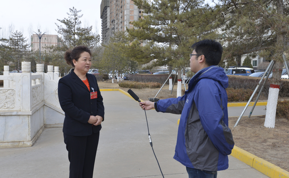 “张学友移情新宠女助理 与罗美薇常吵架”