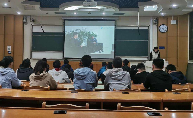闽讯：“东南歌王”王春黎：把福州唱给你听